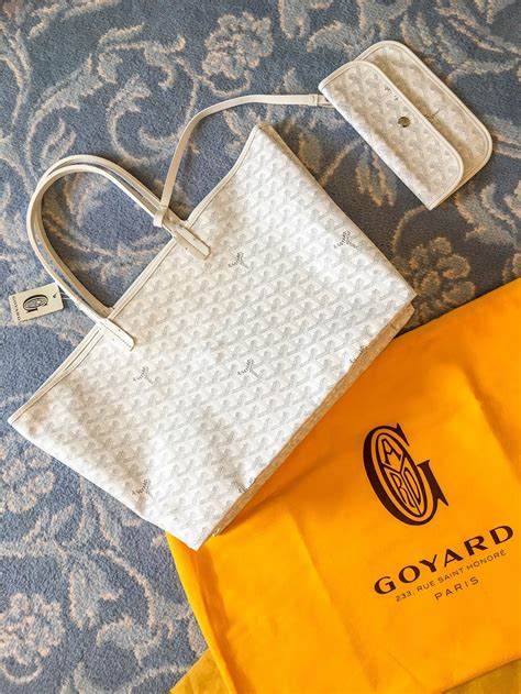 goyard paris prezzi|is goyard cheaper in paris.